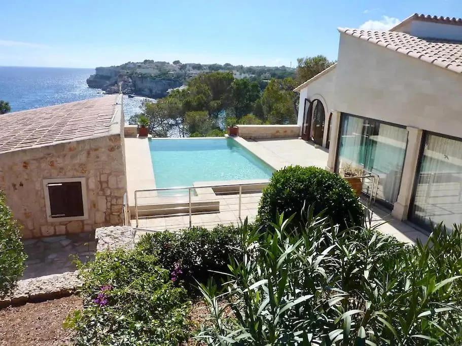 Descubre El Paraiso En La Villa Grand Bleu Playa A 500 Metros Opcion Piscina Climatizada A 30º Santanyi 0*,  Espanha